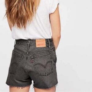 Levi’s Wedgie Fit Short in Black Size 26